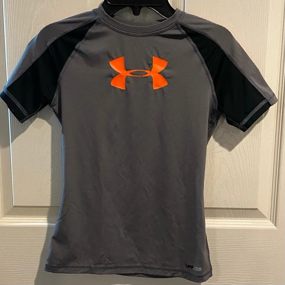 Set of 3 Under Armour Boys Fitted HeatGear Tops Bundle Size:YMD - Picture 4 of 8